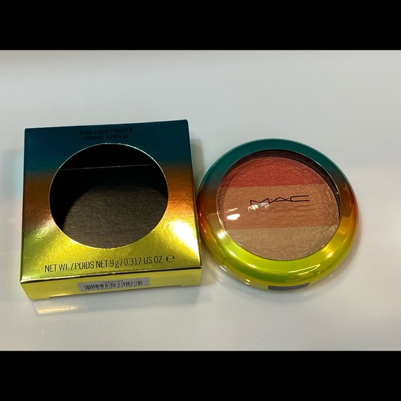 Wash & Dry MAC Makeup - Picture 2 of 3